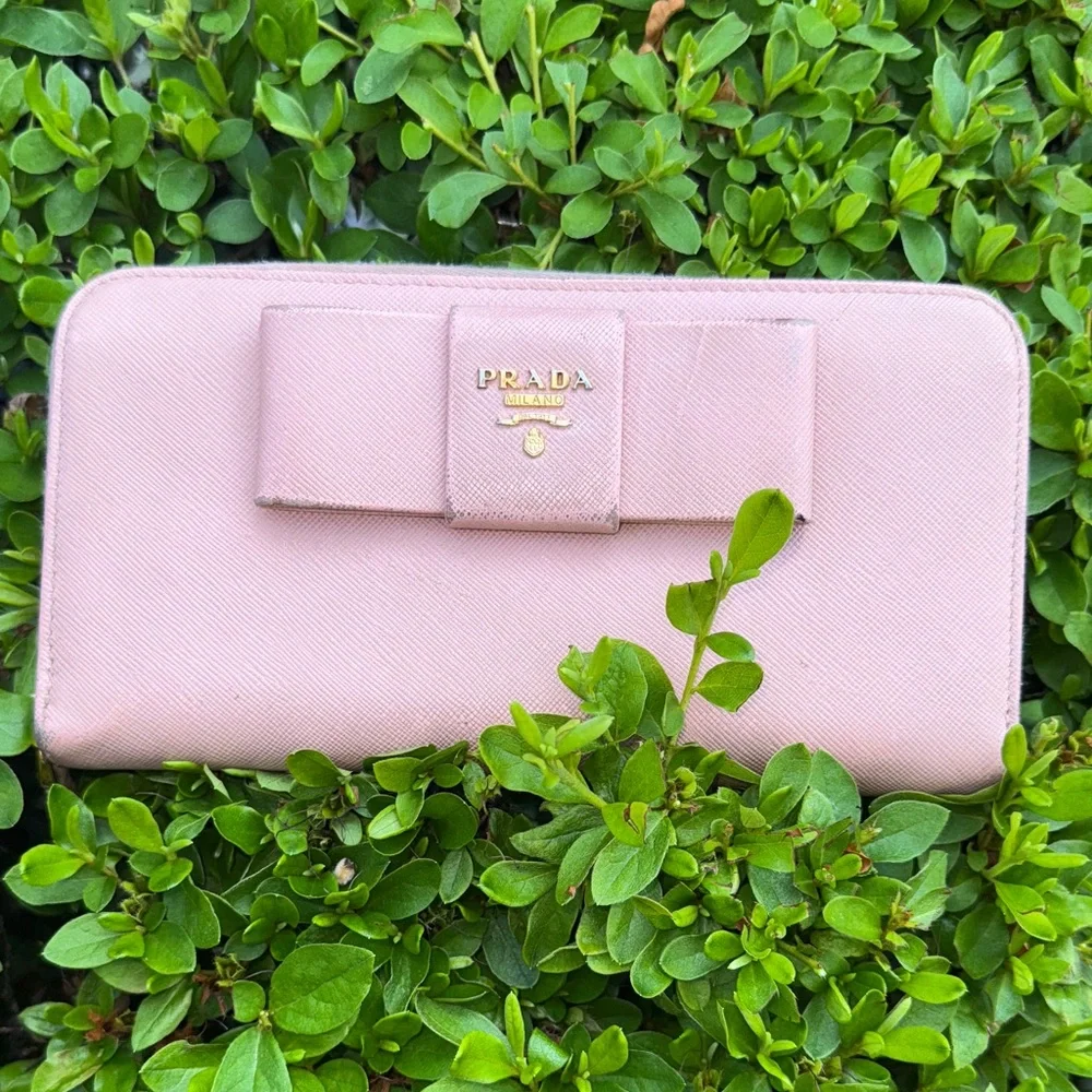 Prada Light Pink Bow Wallet GUC authentic - Picture 2 of 13